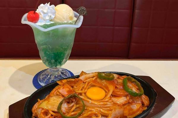 「レトロ百貨展」西武池袋本店で“クリームソーダ＆ナポリタン”などレトログルメ、グッズ販売＆資料展示も