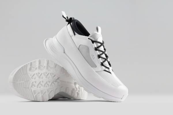 カナダグース初のスニーカー、防水透湿素材×“雪の吹きだまり”着想フォルムのトレイルシューズ