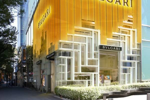 「ブルガリ」表参道に“ローマの夕暮れ”を表現するコンセプトストア、ジュエリー・腕時計・バッグなど展開