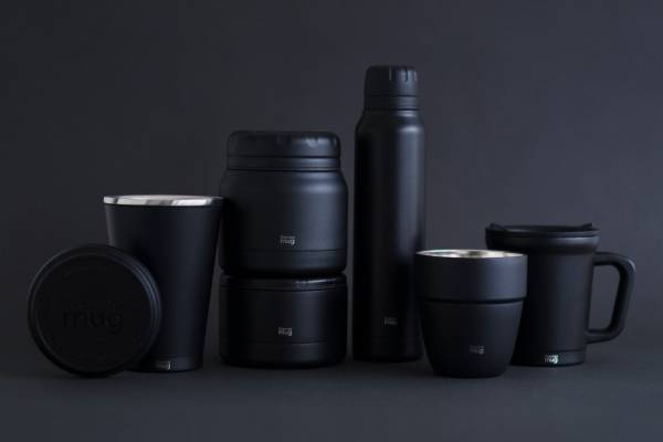 サーモマグ「オールブラック」限定タンブラーやマグ、“マットな黒”の真空断熱ボトルも