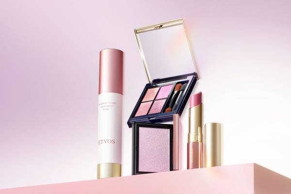 エトヴォス23年クリスマスコフレ、ピンクトーンの銘品アイパレ＆スキンケア下地とマットリップなど