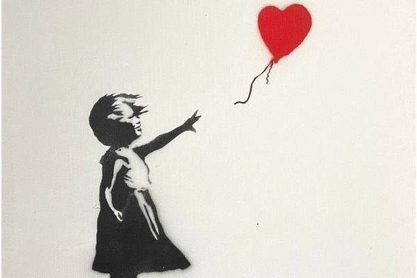 展覧会「MUCA展」京都市京セラ美術館で - バンクシーの大型彫刻作品やカウズなど約70点を展示