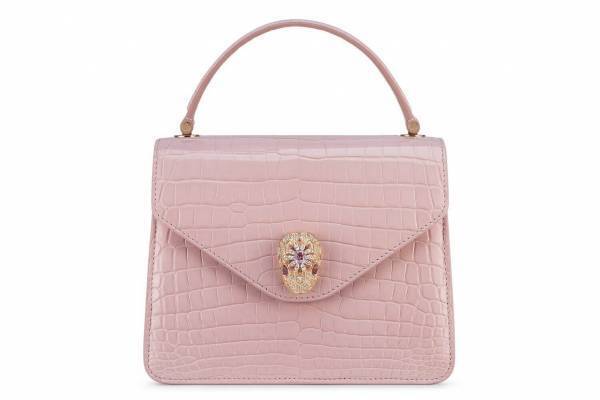 ブルガリ「セルペンティ」“宝石着想”の新作バッグ、蛇モチーフ×花びらのクロージャー