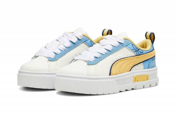 プーマ×「スマーフ」、花柄プリントの厚底スニーカー＆“スマーフたちが戯れる”コラボロゴ入りフーディ