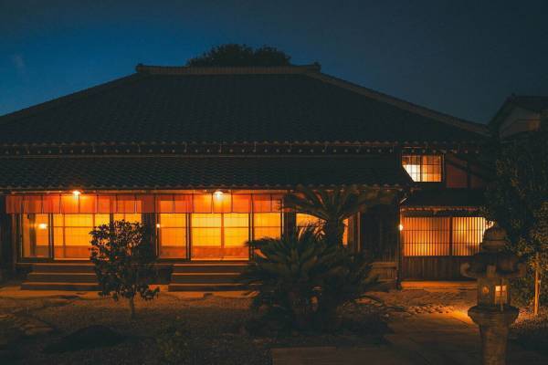 「古民家宿 るうふ 遊之家」千葉・八千代に開業、“一棟貸し切り”サウナ付き半露天風呂や和装体験