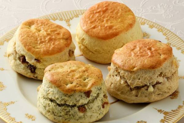 「英国展 2023」日本橋三越本店で、45ブランド以上のスコーン＆バーレイ カフェコラボスイーツ