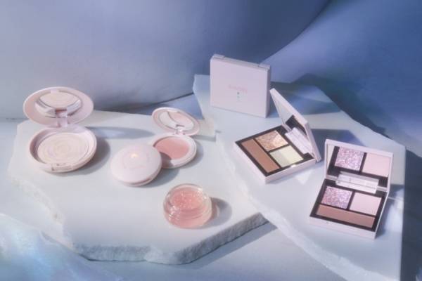 スナイデル ビューティ23年ハロウィンコスメ、“煌めくビーズ入り”3色アイパレ＆マーブル状パウダー