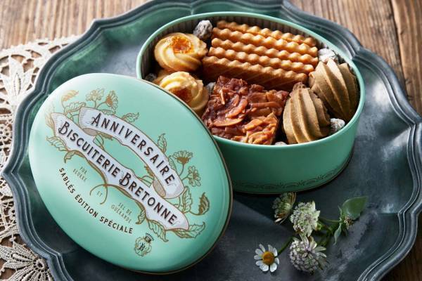 ビスキュイテリエ ブルトンヌの限定クッキー缶、フロランタンや紅茶の香るクッキーなど5種アソート
