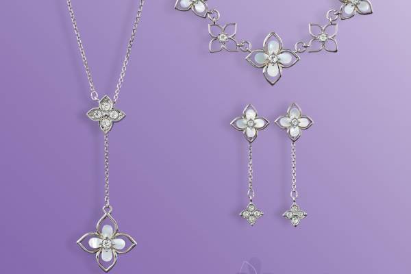 アンテプリマ新作ジュエリー、“クレマチスの花”を白蝶貝で表現したネックレス＆ピアス