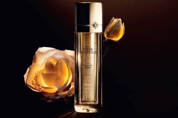 「ディオール プレステージ」のウルトラ プレミアム美容液誕生、“ローズの恵み”で贅沢ツヤ肌へ