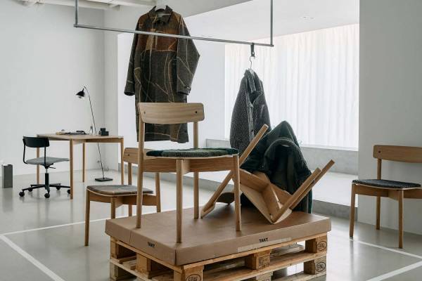 ヨーク、幾何学模様のジャカードやボアなど“ウェア素材”使用のチェア - 北欧発「タクト」とコラボ