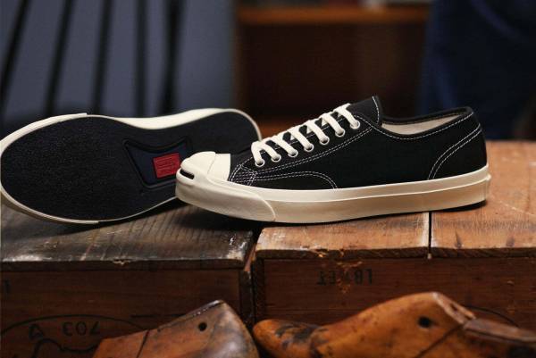 コンバース直営店限定「ジャックパーセル」スニーカー、クラシックなモノトーンカラーで