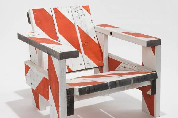 トム・サックスの展示販売イベントが伊勢丹新宿店で - 椅子や茶碗、服など“アート作品”集結