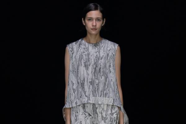 08サーカス 2024年春夏コレクション - 内なる強さとエレガントさの共存