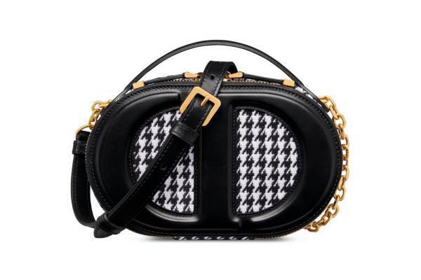 ディオール“千鳥格子”のウィメンズ新作、「CD シグネチャー」オーバル カメラバッグなど