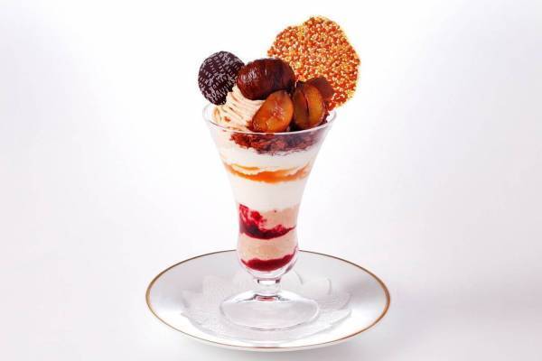 資生堂パーラー サロン・ド・カフェ ラゾーナ川崎店、美濃栗やシャインマスカットの秋限定パフェ