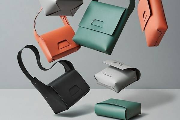 グッド グッズ イッセイ ミヤケ新作バッグ「ボックス」“箱”着想のショルダーバッグ