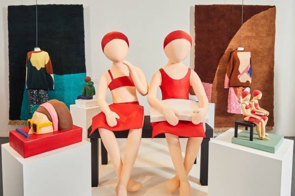 プラン シー“彫刻”モチーフの限定ニット＆スパンコールスカートなど、伊勢丹新宿店で