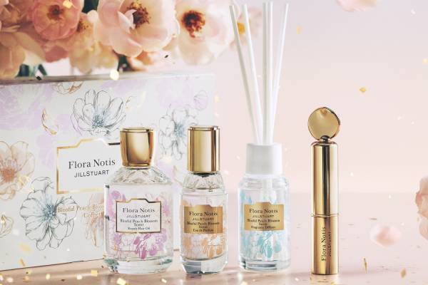フローラノーティス ジルスチュアート23年クリスマスコフレ、“ピーチブロッサム”香る限定フレグランス