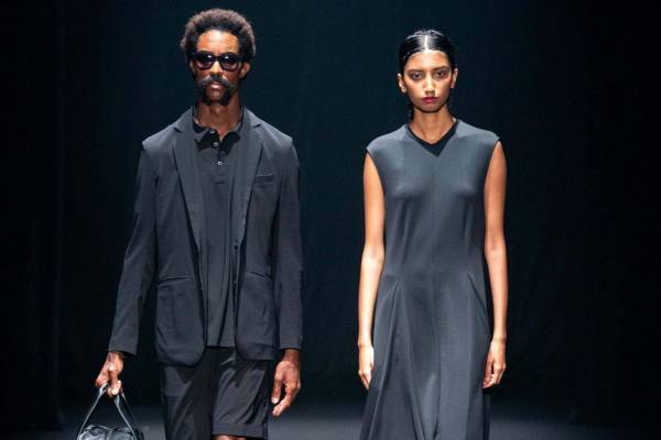 ウノ ピゥ ウノ ウグァーレ トレ ゴルフ 2024年春夏コレクション、機能美と洗練