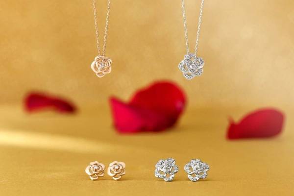 ヴァンドーム青山『美女と野獣』ジュエリー、「ベル」のドレス着想リングや薔薇ネックレス