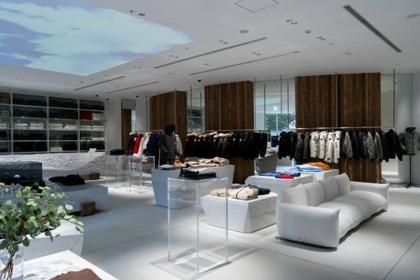 カナダグースの直営路面店が神戸旧居留地にオープン、関西エリア初の“極寒コールドルーム”を完備