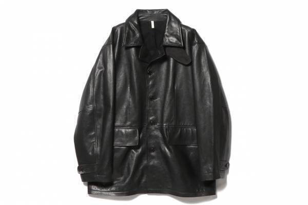 シーシーユーのエストネーション限定アイテム、“2WAY襟”の上品カウレザージャケット＆ミニバッグ