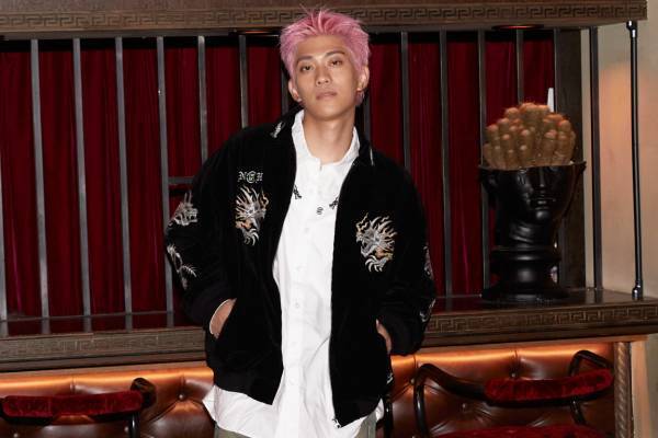 ネイバーフッド×クロット“ドラゴン”の刺繍入りジャケット＆爪跡風のダメージデニムなど