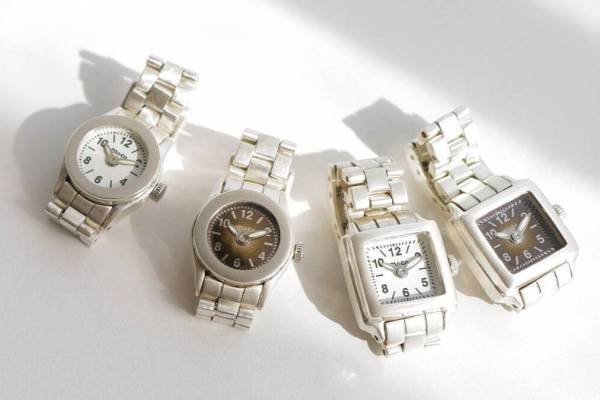 指輪のように楽しむ指時計「モコ」“チョコレート”イメージのブラウン、23年秋冬の新色