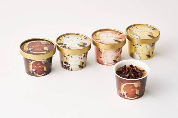 ゴディバ「カップアイス」新作、カール状チョコレート入り贅沢チョコレート＆バニラアイス