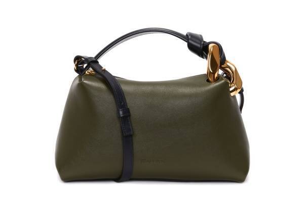 ジェイ ダブリュー アンダーソンの新作バッグ、柔らかな台形フォルム×チェーン・リンク