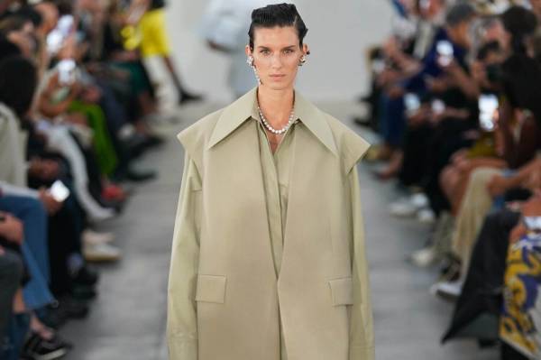 ジル サンダー 2024年春夏コレクション - 鋭さと柔らかさの融合