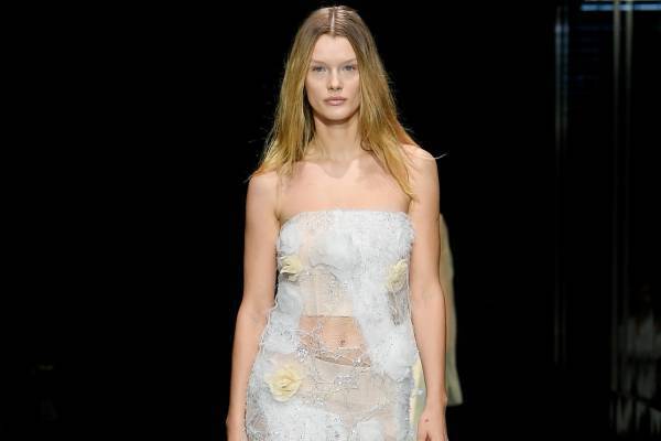 スポーツマックス 2024年春夏コレクション - 自然と人工、その調和