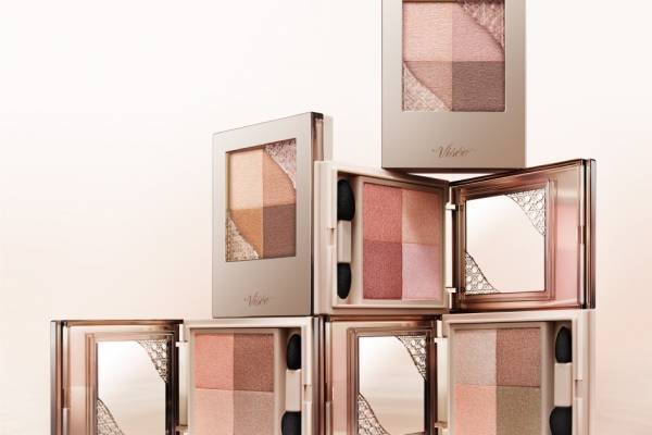 ヴィセ23年冬コスメ、上品なツヤを与える4色アイパレット&“ぷっくり”リッププランパーの新色など