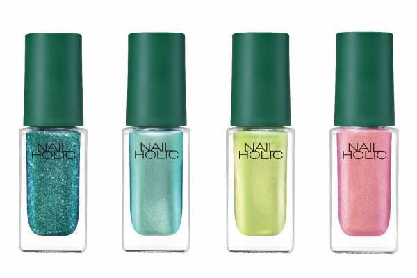 ネイルホリック23年クリスマスネイル、“グリッター輝く”深みグリーン＆雪の結晶のようなホワイトなど