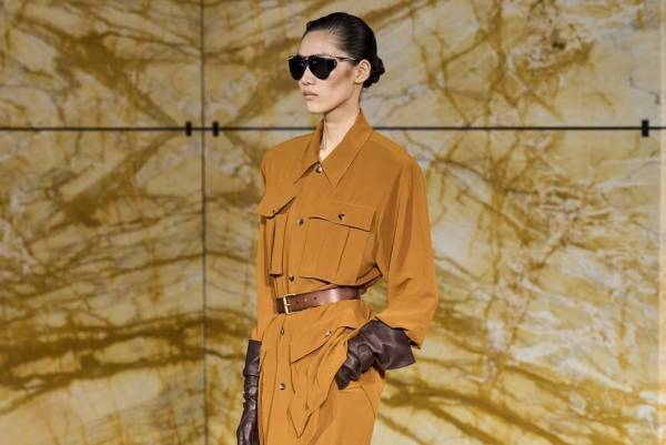 サンローラン 2024年夏コレクション - 先駆的な女性飛行士に思いを馳せて