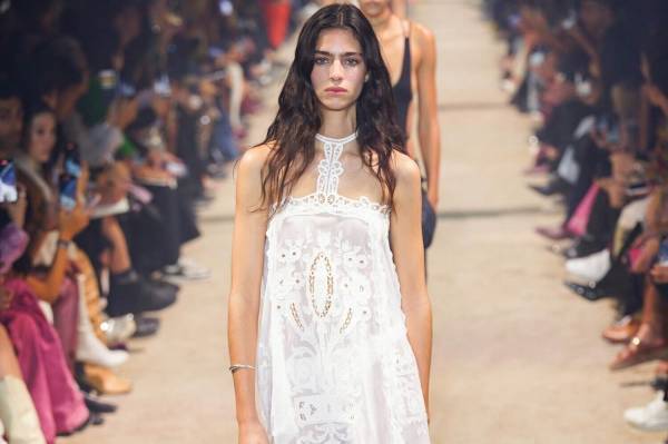 イザベル マラン 2024年春夏コレクション - 軽やかに、リズミカルに