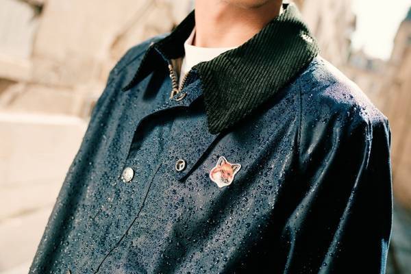 メゾン キツネ×バブアー初コラボ、“カラー＆素材を切り替えた”ジャケットやセットアップ