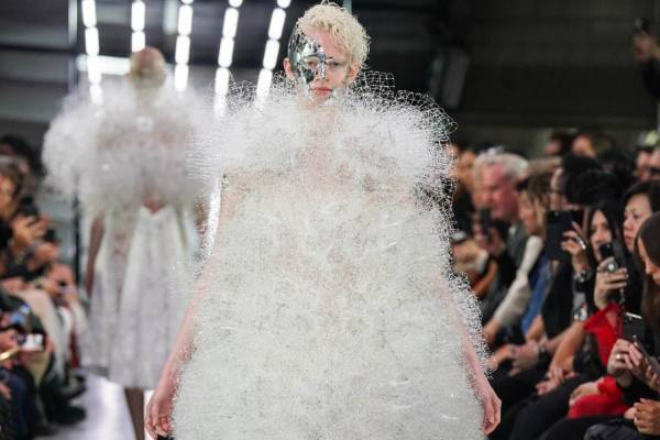 ノワール ケイ ニノミヤ 2024年春夏コレクション - 瑞々しい生命力