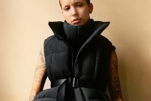 Y-3新作、アディダス「スーパースター」ベースの“ひねり厚底”スニーカー＆アウトドア着想のベスト