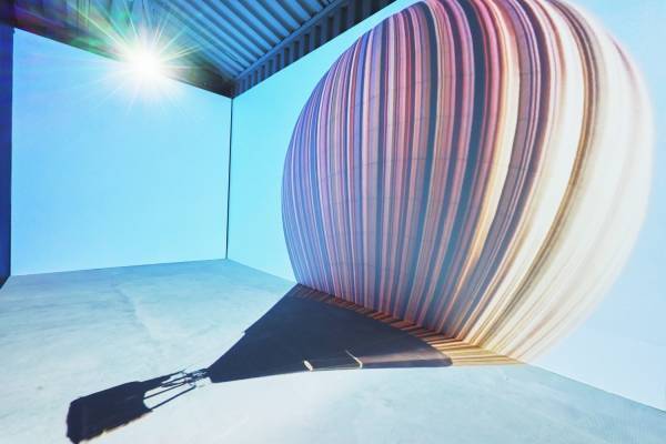 ポール・スミス「シグネチャーストライプ」の魅力に迫る展覧会が原宿で、アーカイブ展示や限定アイテム販売