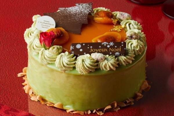 伊勢丹新宿店の23年クリスマス、ハート型チョコが溢れるショートケーキやバタークリームサンド型ケーキ