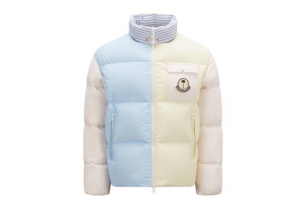 モンクレール × パーム・エンジェルスのダウンジャケット、ボタンダウンの襟付き＆ケーブル編みニット