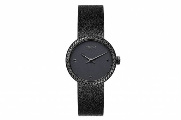 ディオール“マットブラック”の新作腕時計、ブラックダイヤモンドを配した文字盤×サテン調ブレスレット