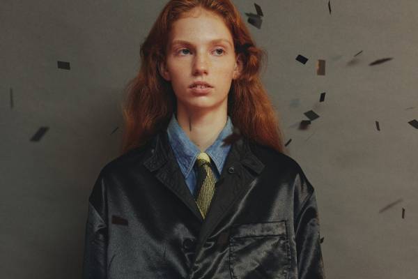 エンジニアド ガーメンツ×ビームス ボーイ、黒サテン／ナイロンのリバーシブルジャケットやパンツ