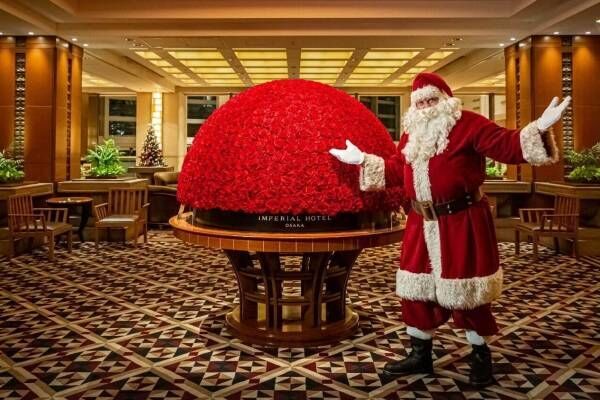 帝国ホテル 大阪のクリスマス2023、ディナーバイキング＆“赤いバラ”のツリーなど館内装飾