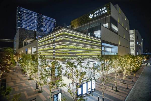 大規模複合街区「有明ガーデン」約20万球の冬イルミネーションとシンボルツリーが点灯