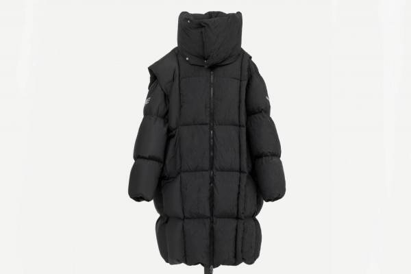 エムエム6 メゾン マルジェラ×チェンペンのダウンアウター、ロングコートや合皮の袖を配したジャケット