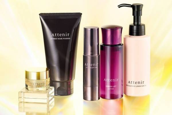 アテニア23年冬コフレ、“ハリケア”美容液やナイアシンアミド配合の潤い化粧水でもっちり美肌へ