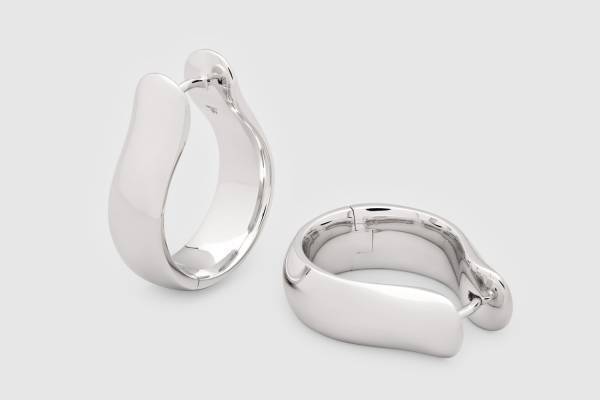 トムウッド“波の動き”に着想した新作ジュエリー、波紋や牡蠣の曲線をリング・ピアス・ブレスレットに